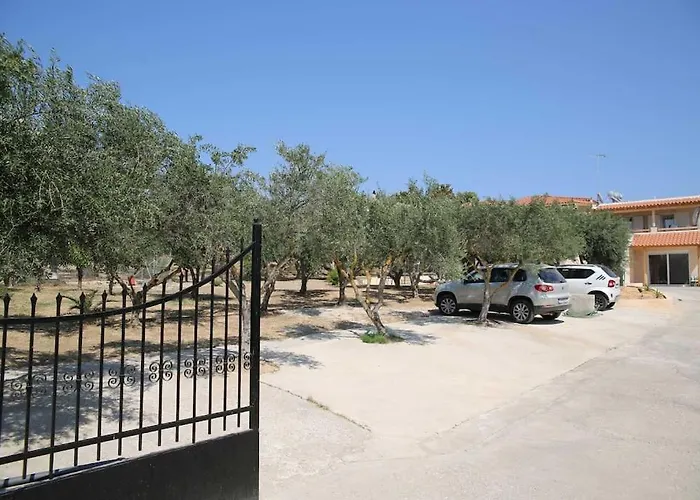 Hercules And Achilles Studio 3 Apartment Porto Heli