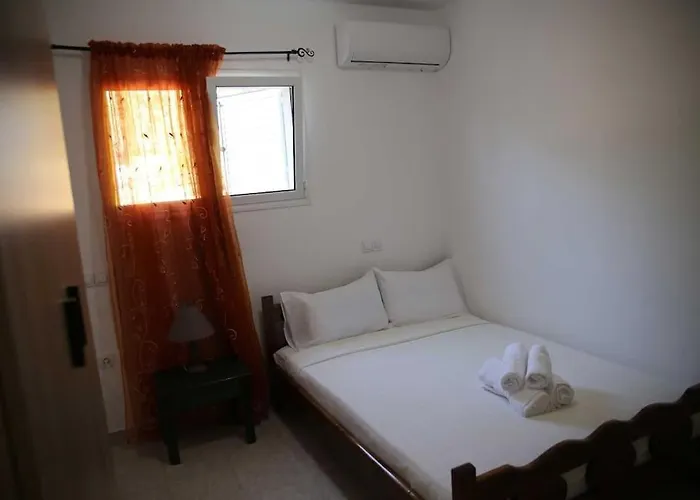 Hercules And Achilles Studio 3 Apartment Porto Heli
